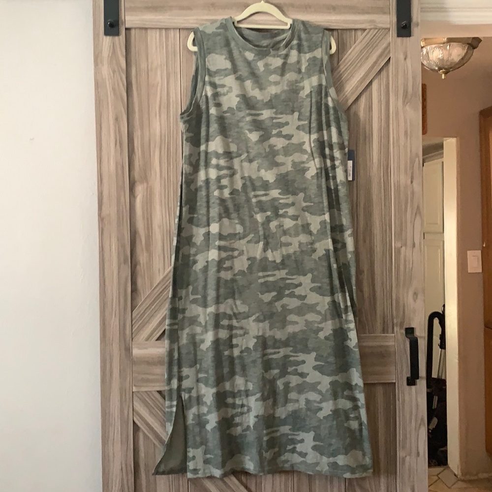 NWT Women’s Camo Dress Size XL